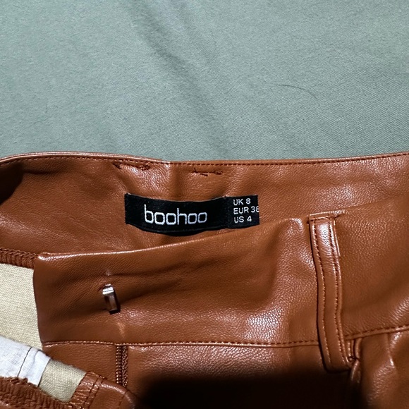 Boohoo High-Waisted Brown Faux Leather Shorts - Picture 3 of 3